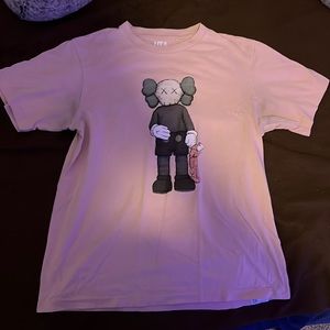 Uniqlo Kaws Tee shirt